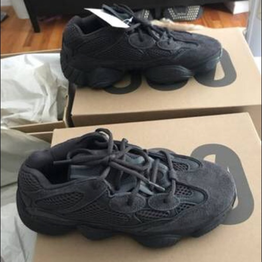 YEEZY Utility Black size 6 and 9 1/2
